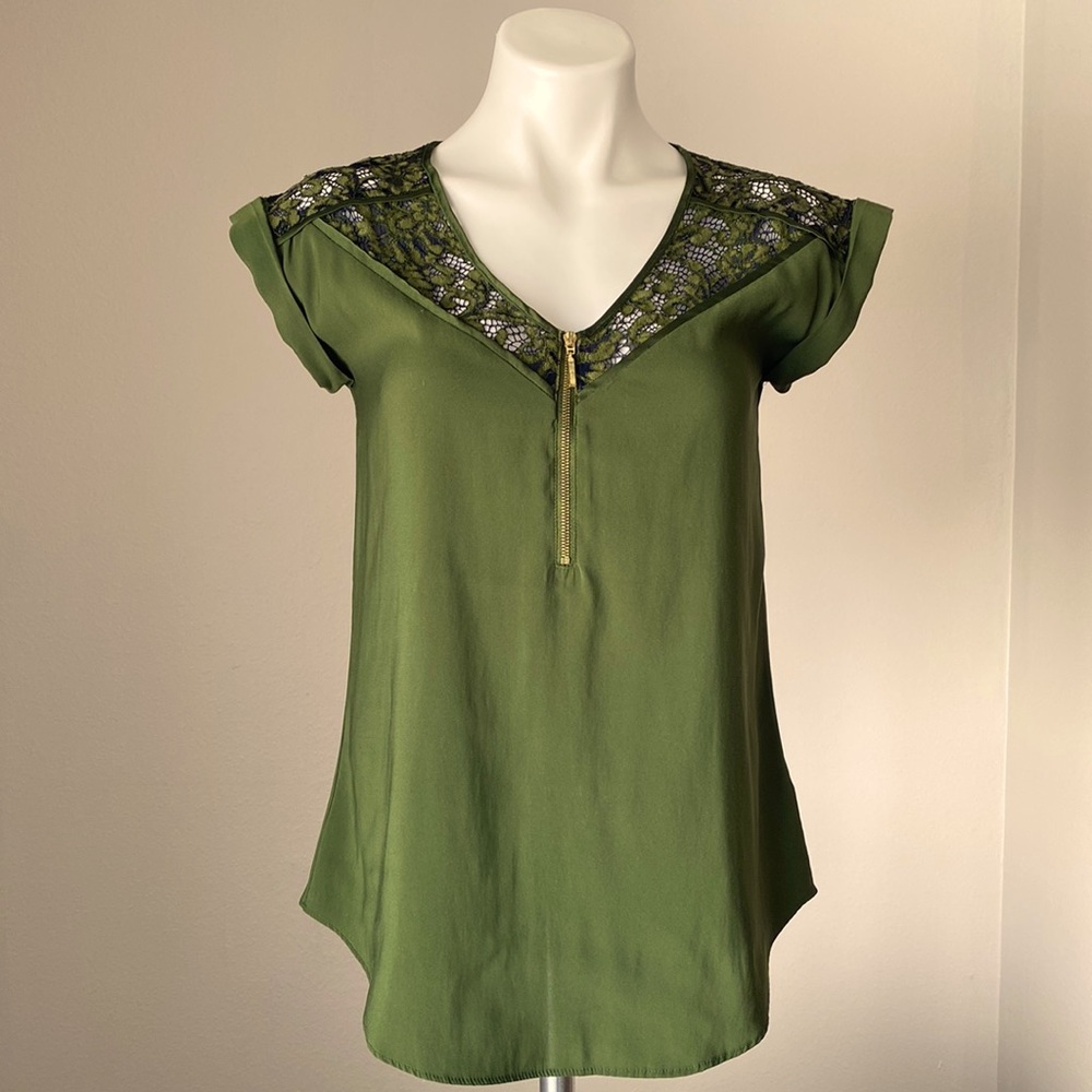 EXPRESS V-neck Lace Short Sleeve Green Top Size XS